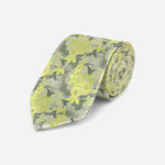 Cravate verte fleurie