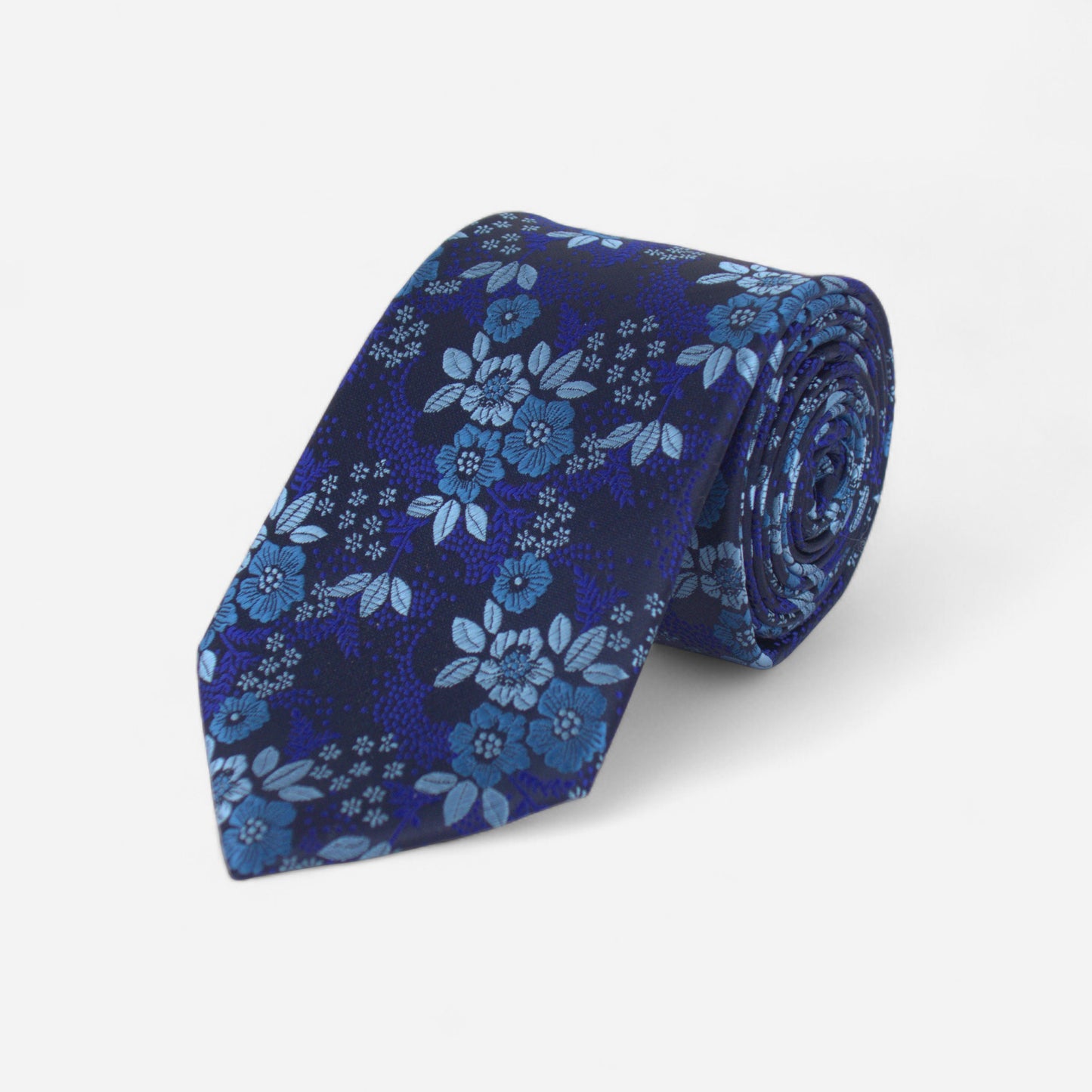 Cravate bleu marine fleurie